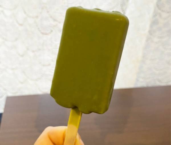 「濃厚」「抹茶アイスの中で１番」　ネットで話題の『アイスバー』　ひと口食べると？