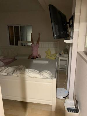 どういうこと！？　子供の寝室をのぞいたら…親は驚きで言葉を失った