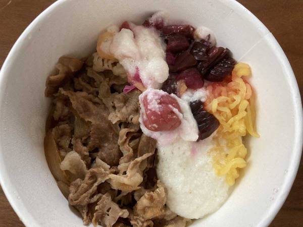 すき家に登場した新しい牛丼SUKIMIX 牛丼の常識をくつがえすその食べ方とは