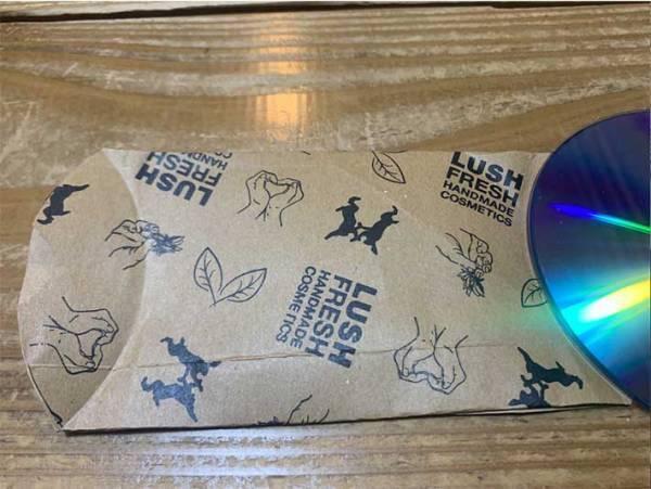 おしゃれなのにエコ！ショップバッグがギフトボックスに生まれ変わる！