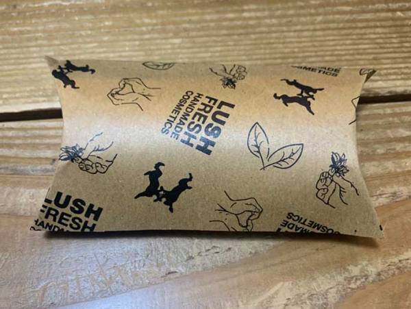 おしゃれなのにエコ！ショップバッグがギフトボックスに生まれ変わる！