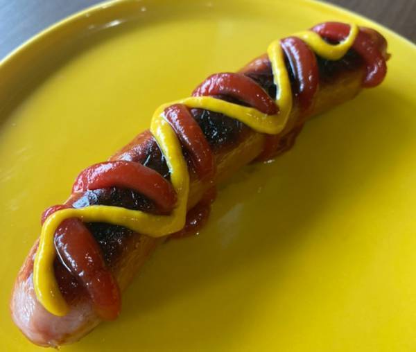 「何だコレは…」　ファミマでとんでもない『シャウエッセン』を見つけた