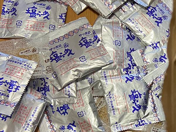 『サッポロ一番塩らーめん』の粉末スープが大活躍　あるものにかけると？　「コレは間違いない」「天才か」