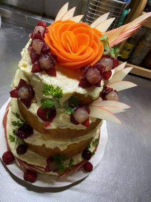 「戦々恐々とした…」　『ウマ娘』ケーキを作ったら、異次元の大きさになった