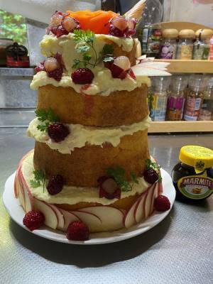 「戦々恐々とした…」　『ウマ娘』ケーキを作ったら、異次元の大きさになった