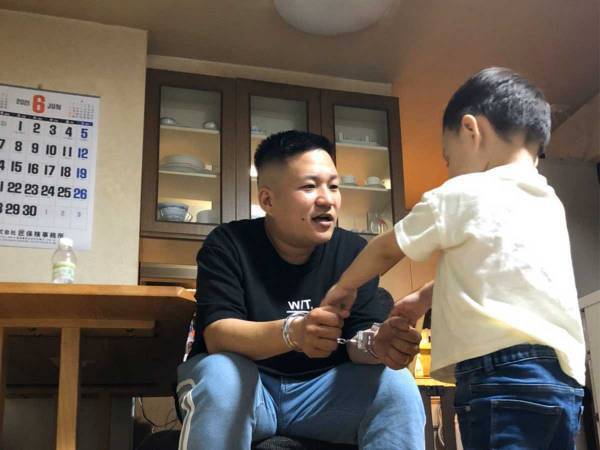 「パパー！」と笑顔でかけよる息子　続く展開に、父親は固まった