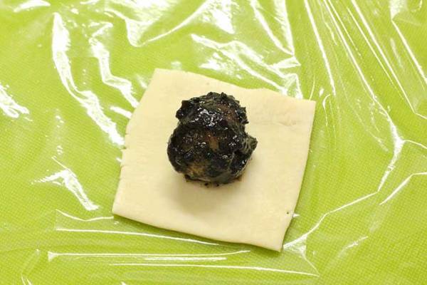 手作りおやつ、パイの中身は？　モチモチな『具』に「天才」の声