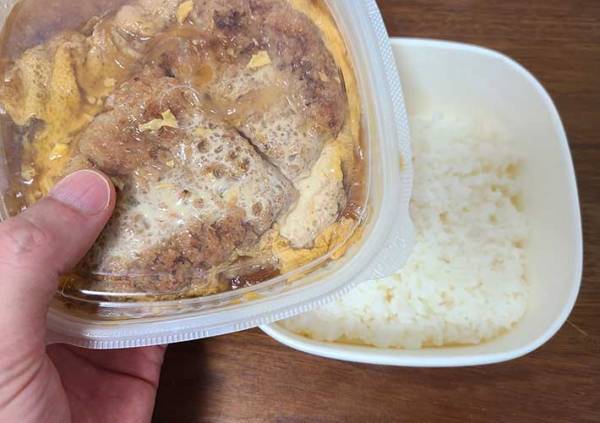 セブンイレブンのカツ丼はうまい？　チルドの商品を食べてみると…