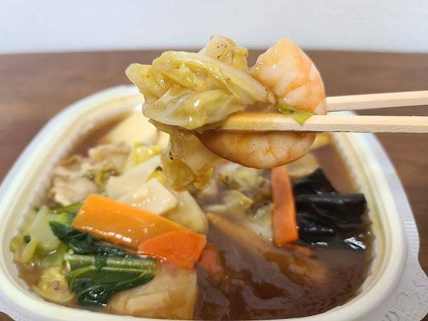 セブンイレブンの中華丼に「侮れない」の声　具材の量やカロリーは？