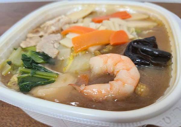 セブンイレブンの中華丼に「侮れない」の声　具材の量やカロリーは？