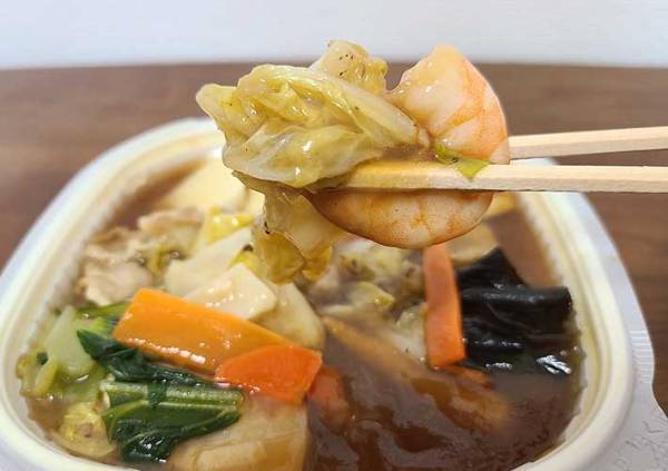 セブンイレブンの中華丼に「侮れない」の声　具材の量やカロリーは？