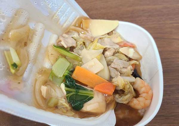 セブンイレブンの中華丼に「侮れない」の声　具材の量やカロリーは？