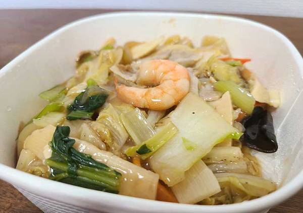 セブンイレブンの中華丼に「侮れない」の声　具材の量やカロリーは？