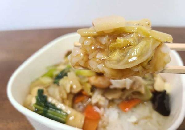 セブンイレブンの中華丼に「侮れない」の声　具材の量やカロリーは？