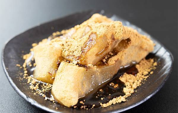 「なんだこの食感は」　ファミマの『わらび餅』が想像のナナメ上のウマさだった