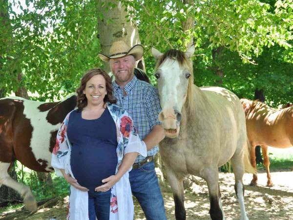 写真撮影中、馬に向かって「笑って」　次の瞬間？　「笑いすぎてお腹痛い」