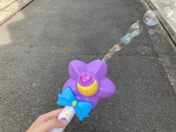 『３COINS』ってすごい！　ハイクオリティなシャボン玉＆水鉄砲に子供大興奮