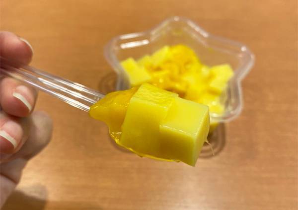 セブンの星型容器に入った『わらび餅』　ひと口食べると？