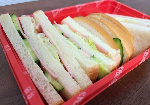 コメダ珈琲のサンドイッチに「噂通り」の声　メニューと実際の商品が…