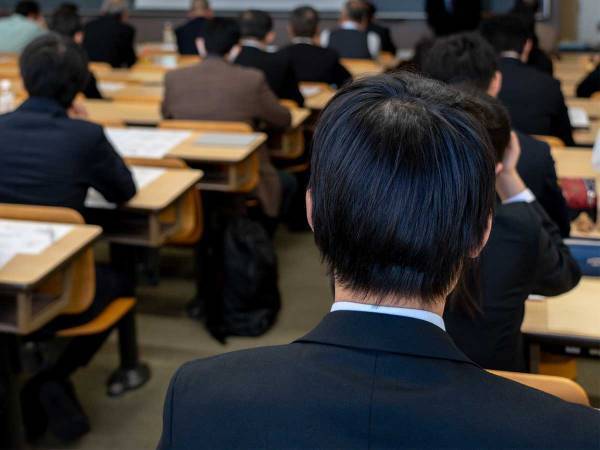 東大入試で『見知らぬ受験生』から腕時計を借りた男性　１年後…？