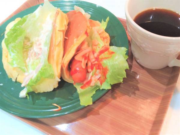 朝ごはんや昼ごはんにピッタリ！好きな具材をホットケーキに巻くだけでお食事パンに大変身！