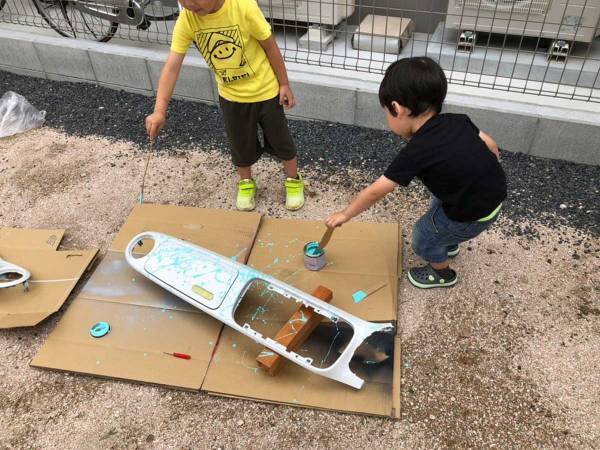 我が子に、３９８円のペンキでお絵描きさせたら？　「最高」「世界に１つだけの作品」