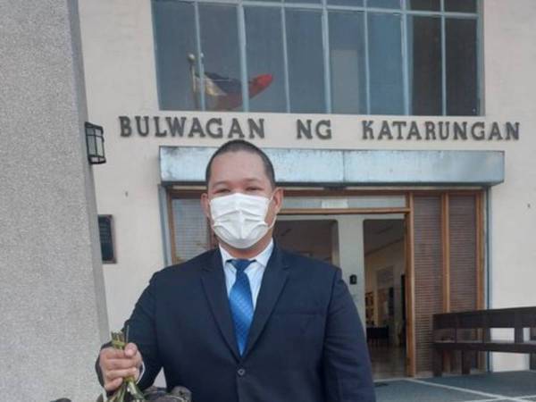 お金がない依頼人からの弁護を引き受けた弁護士　受け取った『報酬』に爆笑