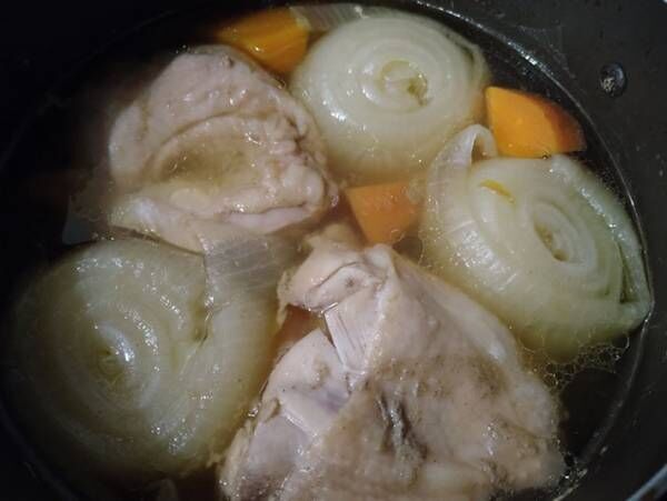 野菜も肉もトロットロ ほとんど鍋にお任せできちゃう超簡単『鶏肉とろとろスープ』は…