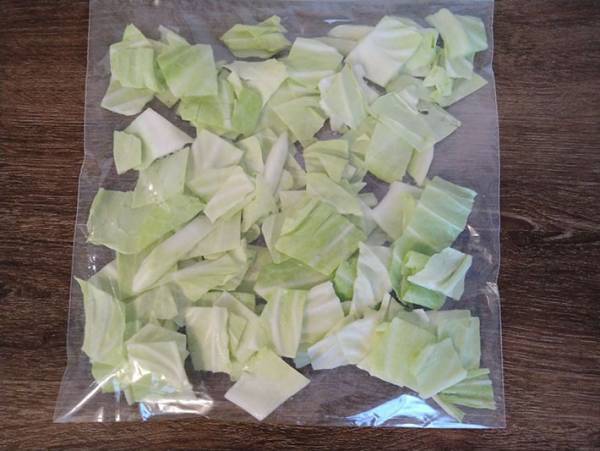 まとめ買いOK！ キュウリとキャベツは冷凍で３週間保存できる！ オススメの簡単レシピも！