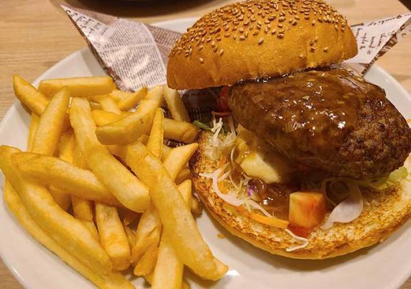 ガストのハンバーグはおすすめ？　不動の人気「間違いない」の声