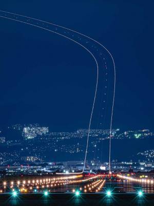 「銀河鉄道999だ」「ロマンを感じる」　離陸した飛行機をとらえた２枚に大反響