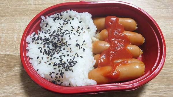 100円ローソンの弁当に衝撃　ビジュアルに「笑った」「最高かよ」