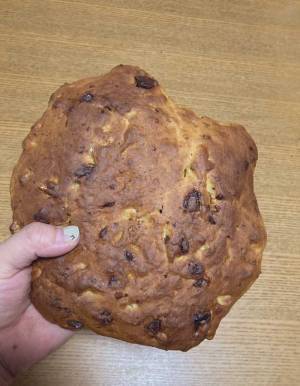 ６個のスコーンをオーブンで焼くと？　完成した様子に「ここ１週間で一番笑った」「残りの５個はどこ？」