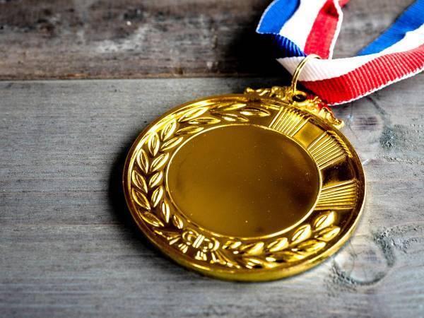 昭和３９年の東京オリンピック　女子バレーボール金メダル獲得で大感激、大感涙