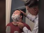 ダウン症の息子のヒゲを剃る父親　この動画に多くの人が涙した理由とは…