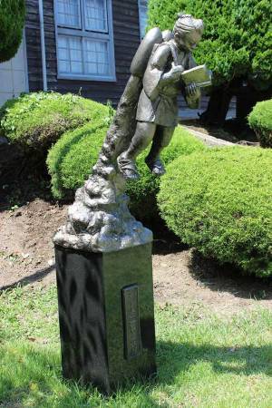 「今まで千体以上見てきたけど…」　二宮金次郎像のぶっとび具合に二度見する