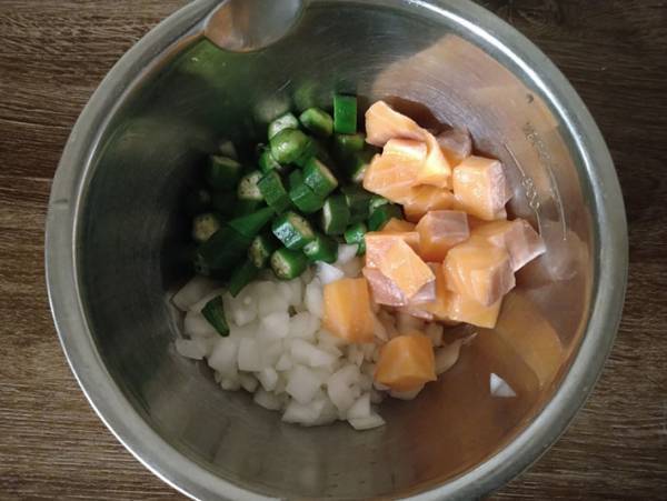 夏はネバネバ野菜のオクラが旨い！ 彩りもキレイな『タルタル風サラダ』のレシピをご紹介！