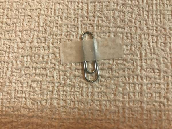 壁に穴を開けずにお気に入りの写真を貼る方法！