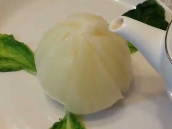 「すごい」「キレイな料理」　白菜にスープをかけた瞬間…！？