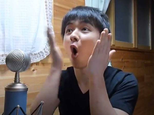 ほほ太鼓で、２分間曲を奏でると？　その様子に「ゲラゲラ笑った」「聴く前から面白い」