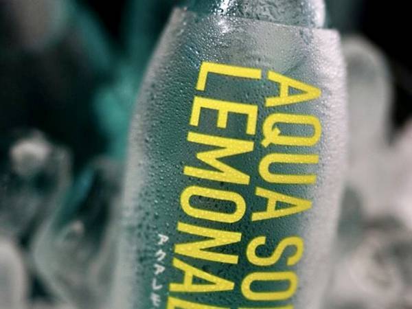 ファミマ発売のレモネード　まさかの色が話題！