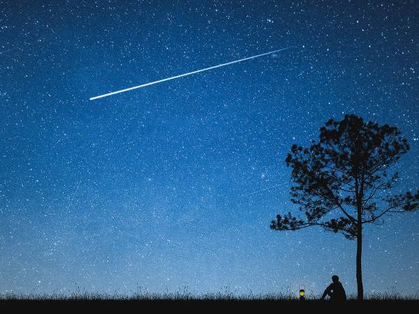 ２０２１年の『３大流星群』ペルセウス座流星群は期待大！　時間や条件をチェック