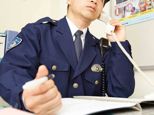 １０円を拾った男の子が交番に届けると？　警察官の行動に「素敵」「泣けた」