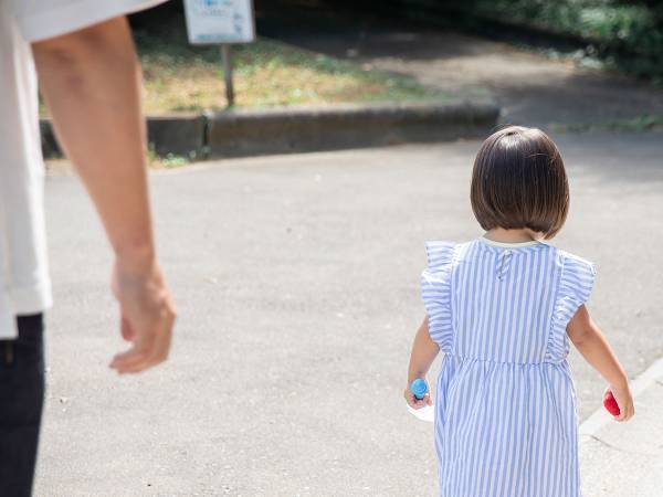 「お菓子あげるから家においでって言われたら？」　娘の返答に、親は複雑な心境