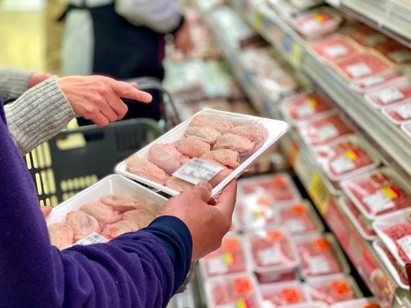 大量の食品を買う息子に「お腹がへってる？」　と、思いきや？