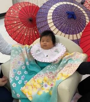 生後１か月の娘を撮ったら…？　まさかの仕上がりに「声出して笑った」「お腹痛い！」