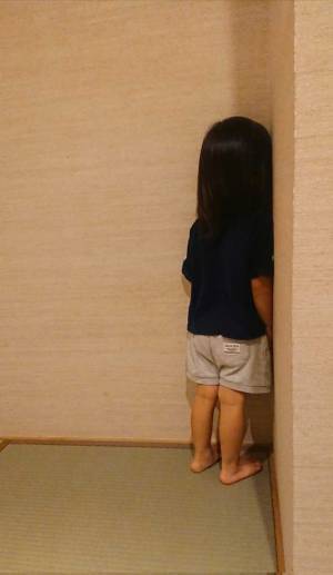 「声出して笑った」「最高！」　２歳児の『本気のかくれんぼ』がこちら