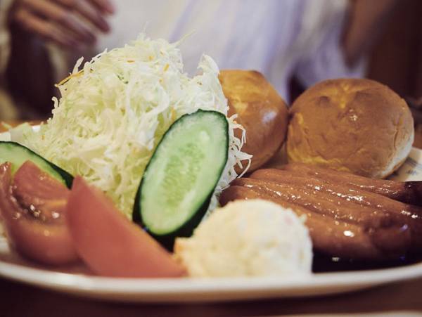 大きすぎるでおなじみのコメダ珈琲店　まんぷくプレートはどれほどのボリュームなのか