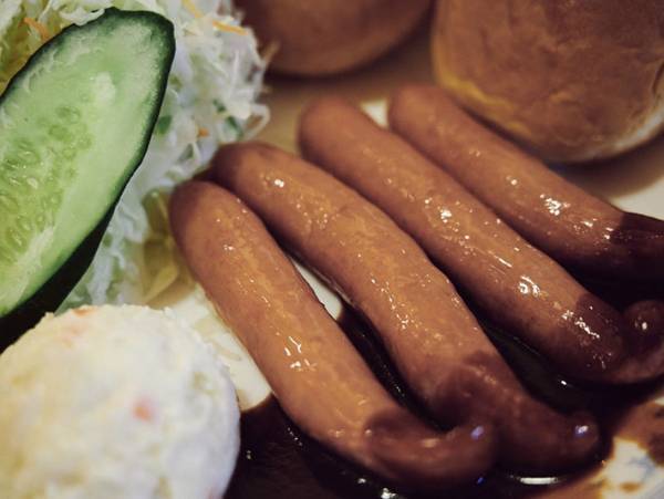 大きすぎるでおなじみのコメダ珈琲店　まんぷくプレートはどれほどのボリュームなのか