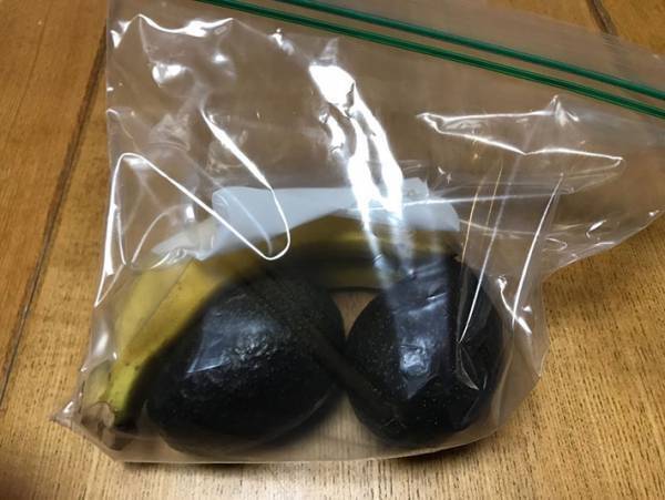 これは知らなかった…固いアボカドをあるものと一緒に保存するだけで柔らかくなる！